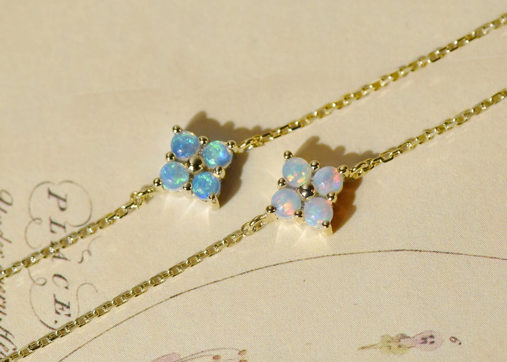 Clover Bracelets with Opals in Yellow Gold - Mood Shot