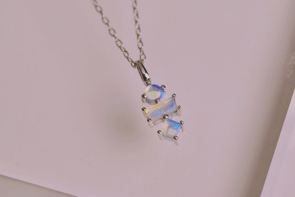 Katachi Opal Necklace in White Gold