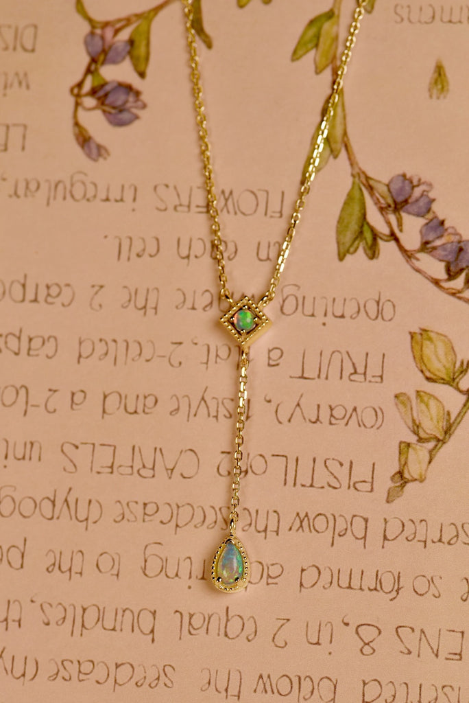Kite Opal Necklace in Yellow Gold - Mood Shot