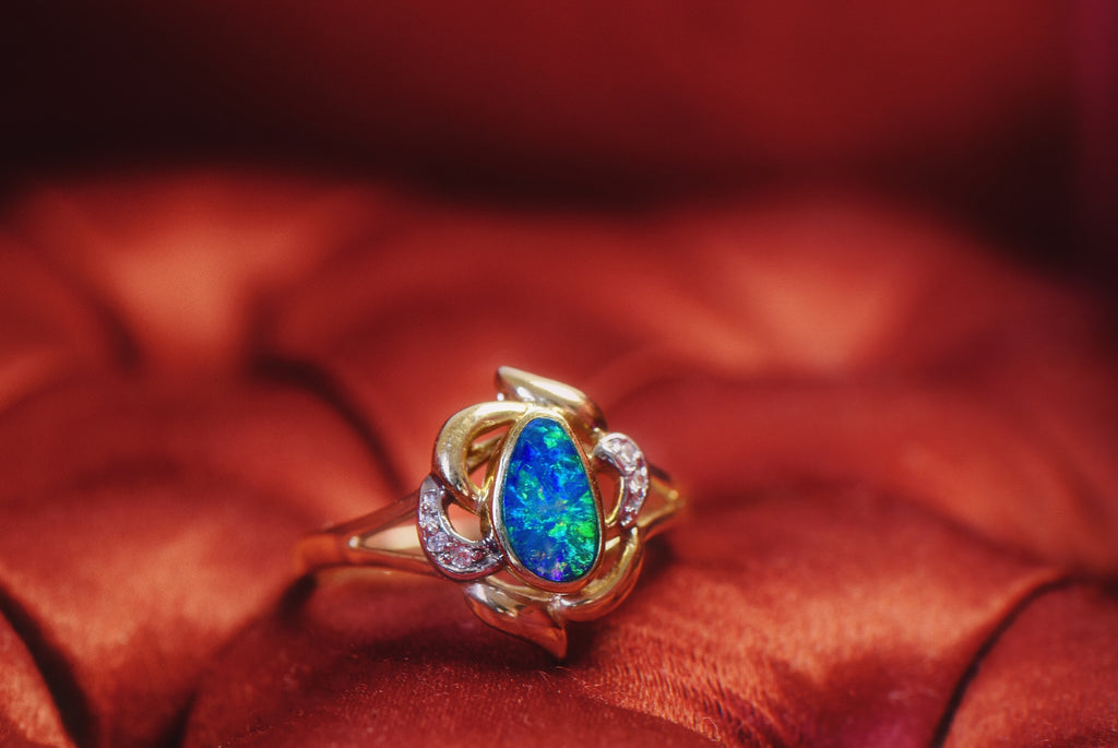 Ribbon Opal Vintage Ring with Diamonds in Yellow Gold - Mood Shot