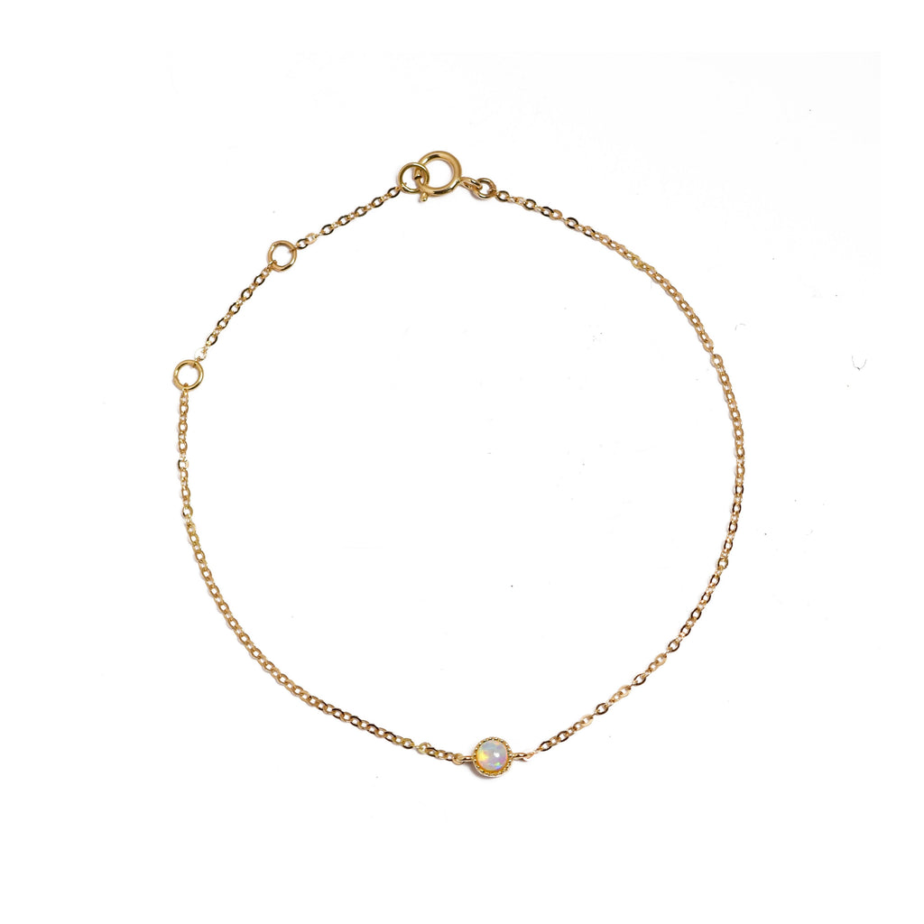 Round Opal Bracelet in Yellow Gold