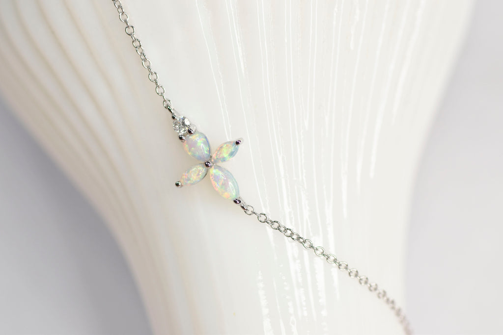 Sen Opal Bracelet in White Gold